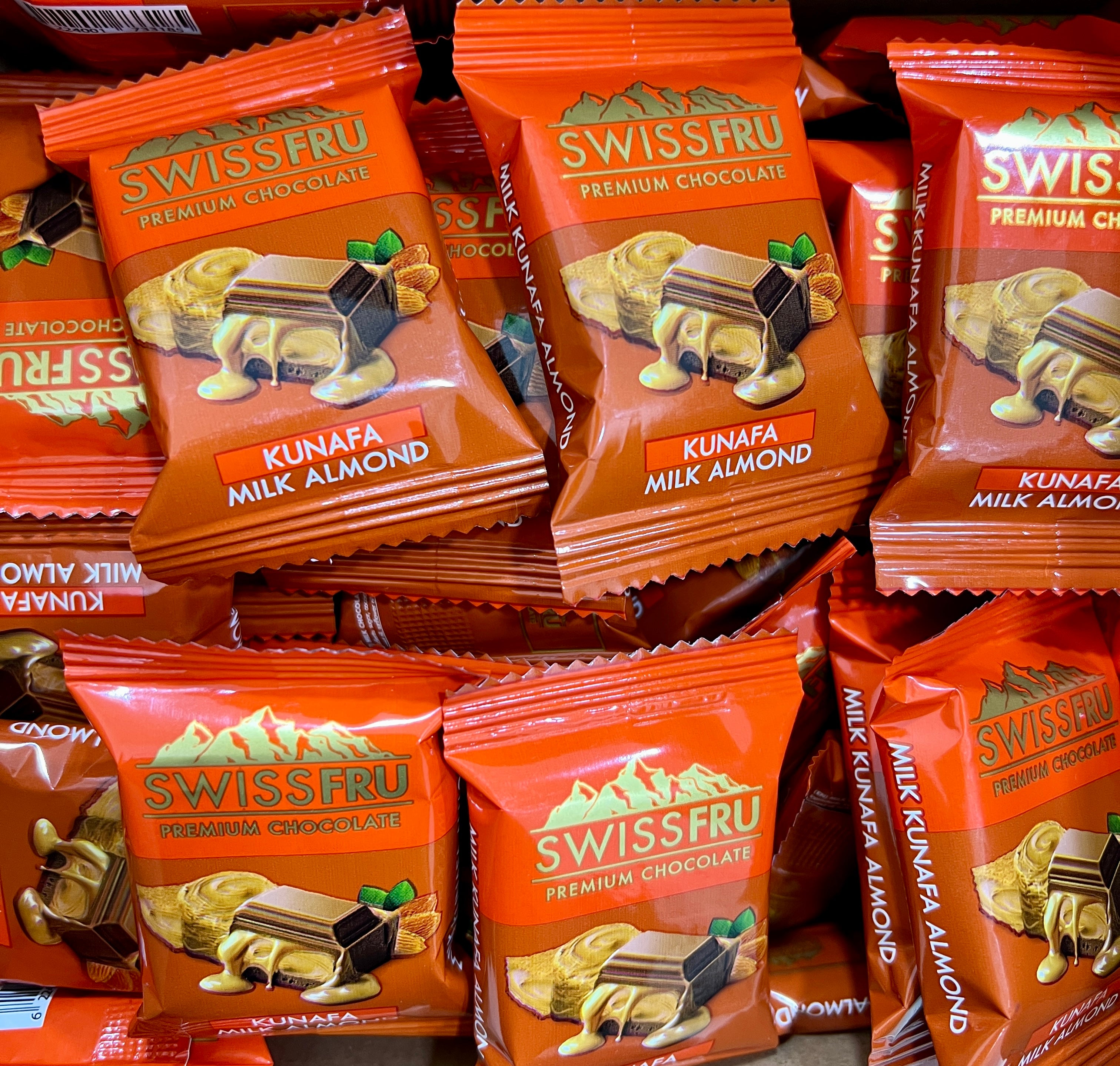 Swiss Fru Kunafa Milk Almond Mini