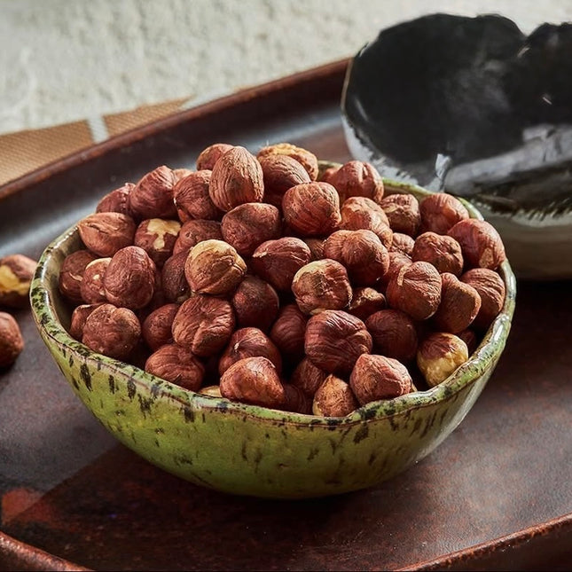 بندق مقشر أحمر